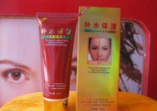采词医圣补水保湿滋养洁面乳 温和清洁与肌肤呵护的融合